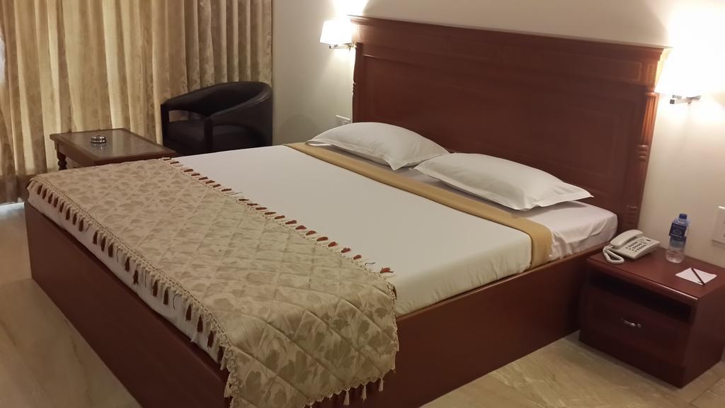Paramount Inn Sriperumbudur Eksteriør billede